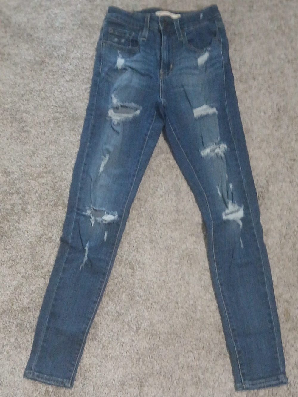Levis Highrise Skinny Jeans.